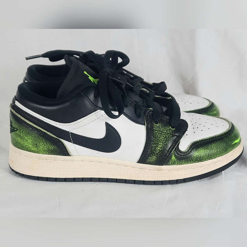 Nike Air Jordan 1 SE Low Wear Away  Electric Green Youth Shoes Size 4Y